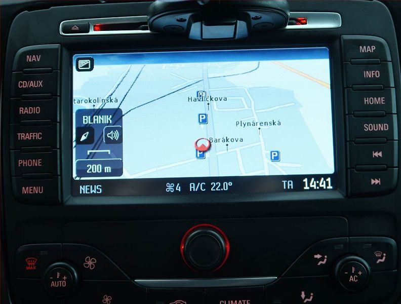 Ford S-MAX (2013) 2.0 TDCi - fotka 13 z 17