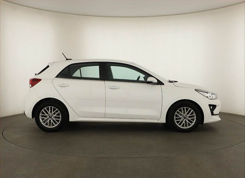 Kia Rio (2022) Exclusive 1.0 T-GDI, ČR,1.maj - fotka 6 z 13