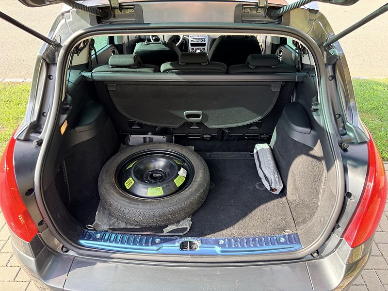 Peugeot 308 SW 1.6i PANORAMA LPG - fotka 22 z 27