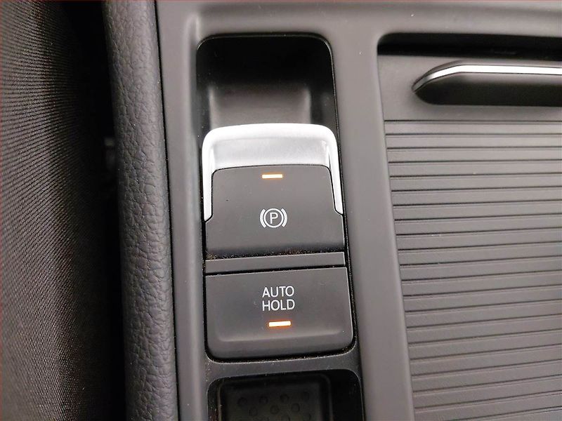 Volkswagen Golf (2018) Marathon Edition 1.0 TSI - fotka 16 z 20