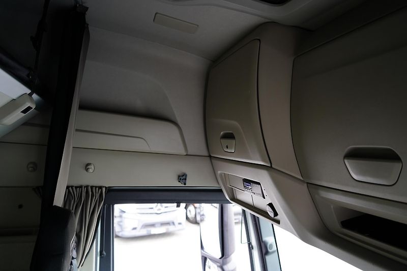 Iveco S-WAY (2021) 420 / E 6 / KONTENER + WINDA / - fotka 27 z 47