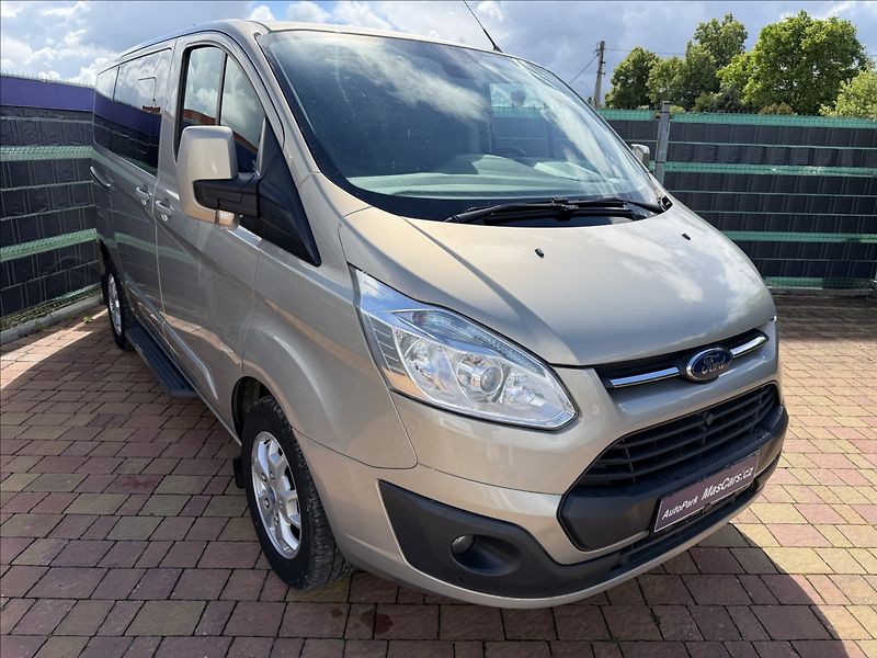 Ford Tourneo Custom 2.2 TDCi Titanium 8míst - fotka 3 z 22