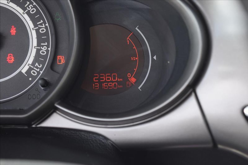Citroën C3 1,2 i 60KW NÍZKÉ KM ALU PO STK - fotka 33 z 42