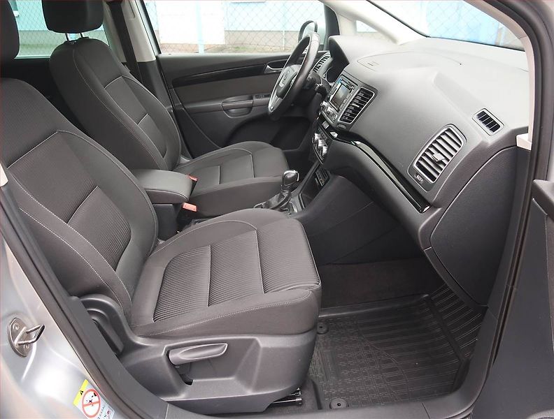 Seat Alhambra (2012) 2.0 TDI, Automat, Navi - fotka 9 z 19