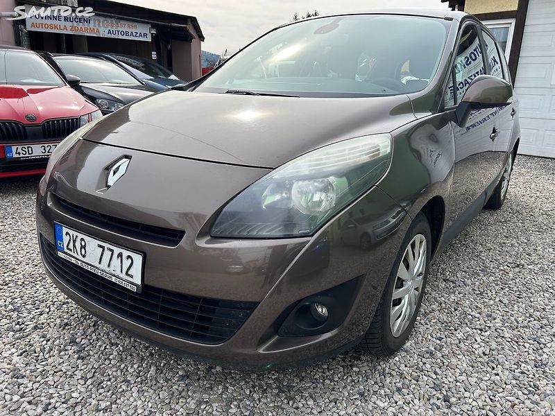 Renault Grand Scénic (2010) 1.5 DCi 78 KW - fotka 2 z 21