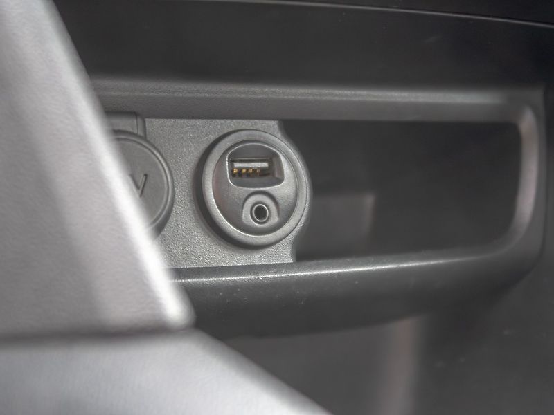 Peugeot 208 (2016) ČR 1.6HDI – PO SERVISU - fotka 24 z 45