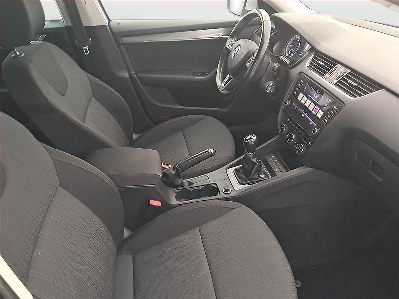 Škoda Octavia (2017) 1.6 TDI, ČR,1.maj, Serv.kniha - fotka 9 z 17