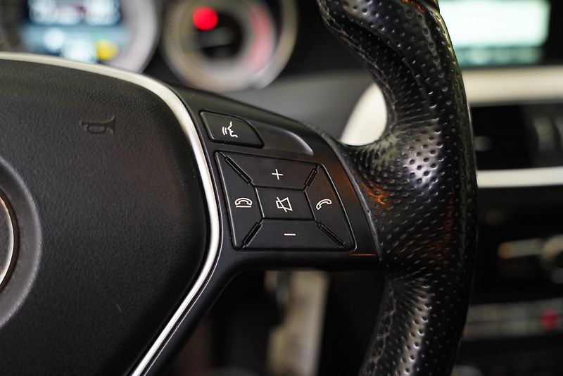 Mercedes-Benz Třídy C - fotka 17 z 27