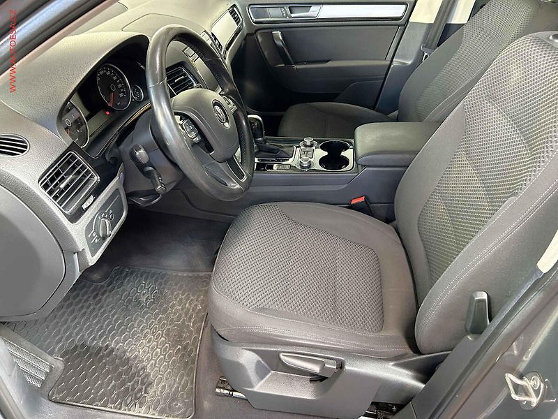 Volkswagen Touareg (2015) 3.0TDi quattro, AT, bixen - fotka 9 z 17