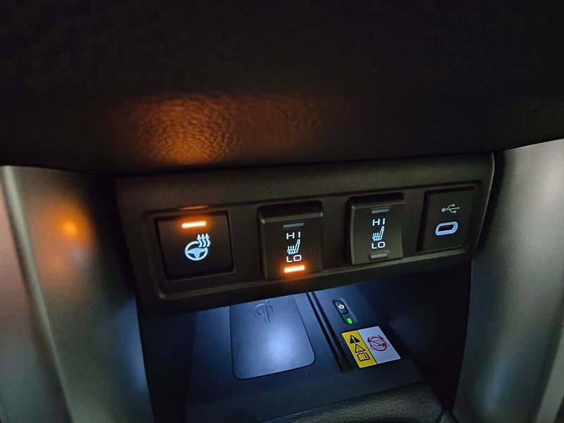 Toyota Corolla Cross 1.8 Hybrid eCVT FWD Style Tech - fotka 30 z 39