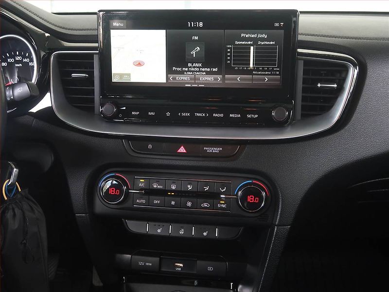 Kia Ceed (2020) 1.0 T-GDI, Serv.kniha, Navi - fotka 12 z 16