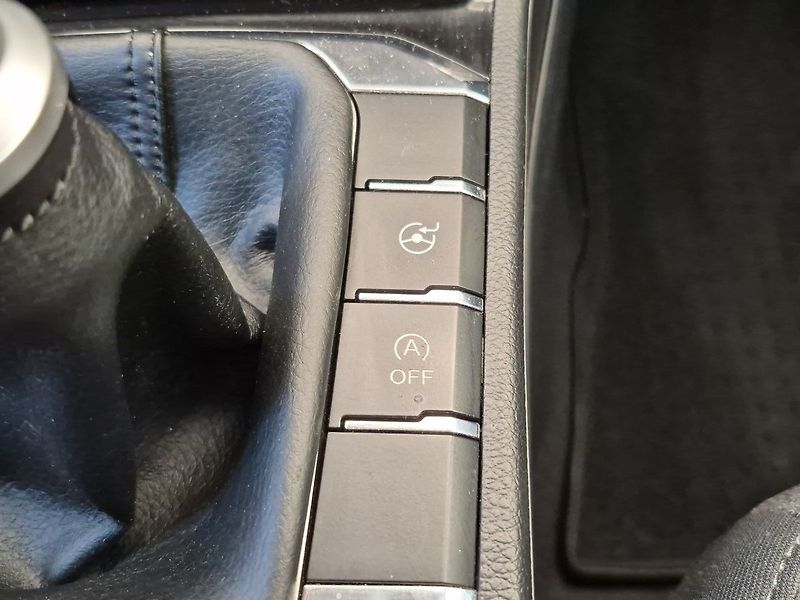SsangYong Korando 1.5 Turbo e-XGI 120Kw LE Eco - fotka 22 z 25