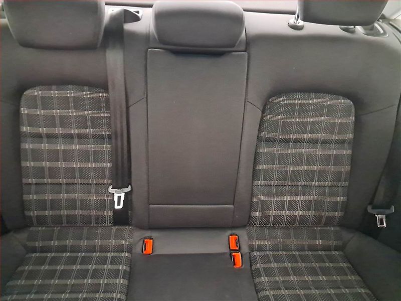 Audi A4 (2011) 2.0 TDI, 4X4, Xenony - fotka 10 z 17