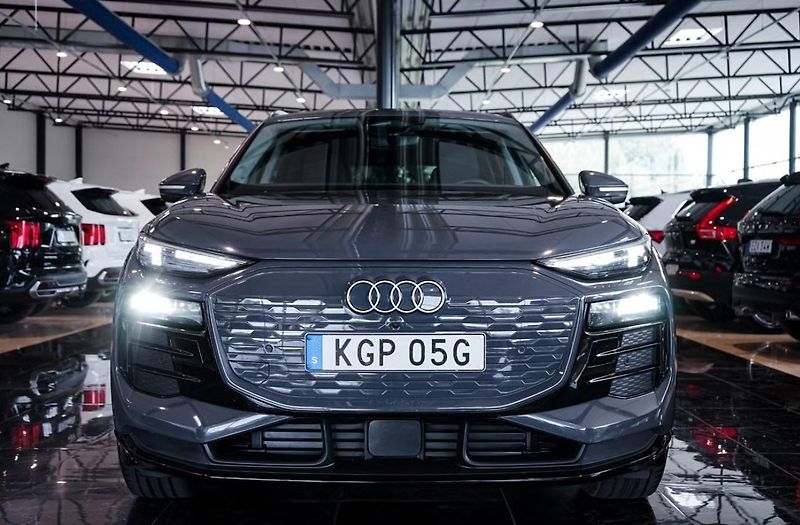 Audi Q6 e-tron Q 360kam Tažné Auto. Park. - fotka 3 z 38
