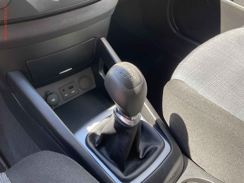 Kia Ceed (2010) 1.4 CVVT, Klima - fotka 15 z 15