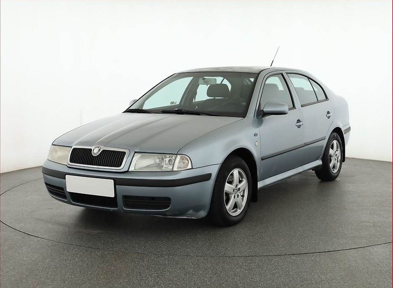 Škoda Octavia (2002) Elegance 1.9 TDI, Serv.kniha - fotka 2 z 12