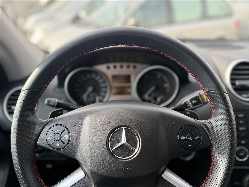 Mercedes-Benz Třídy M 3,0 320CDI 4-MATIC A/T DPH - fotka 11 z 30