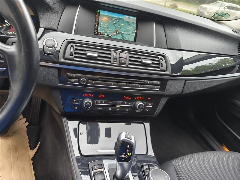 BMW Řada 5 2,0 520D XDRIVE - fotka 8 z 14