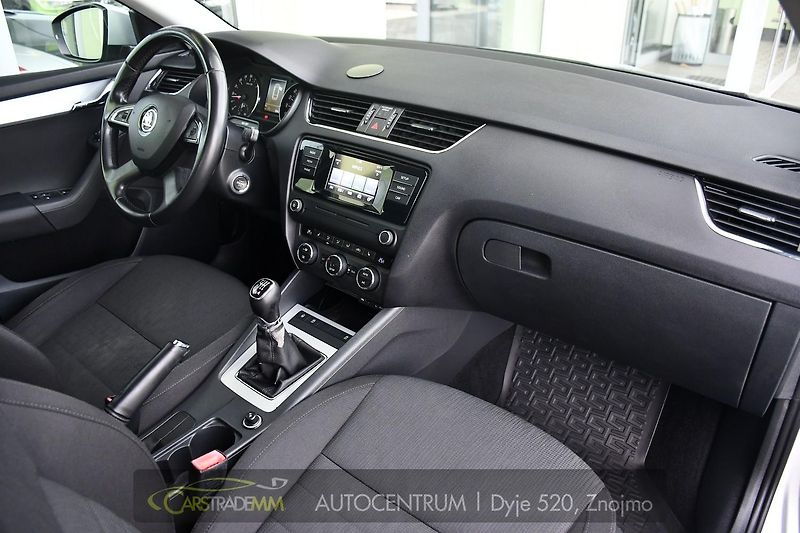 Škoda Octavia 2,0TDi - fotka 15 z 47