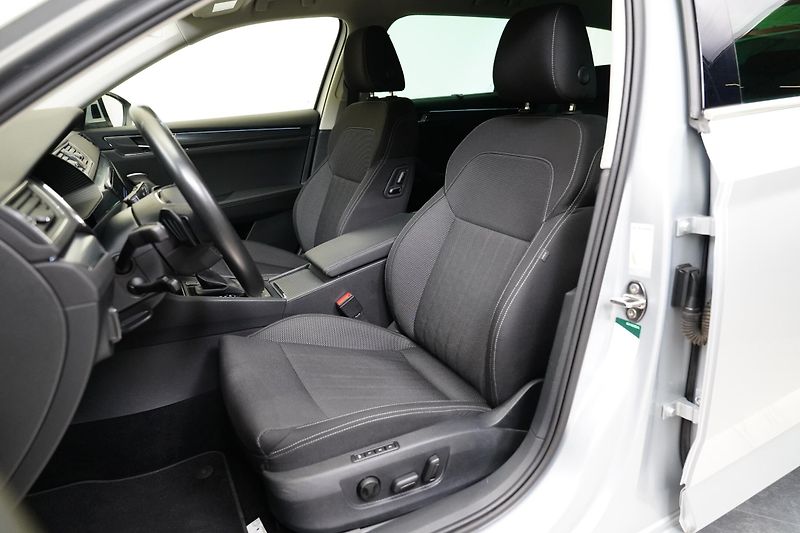 Škoda Superb - fotka 11 z 27