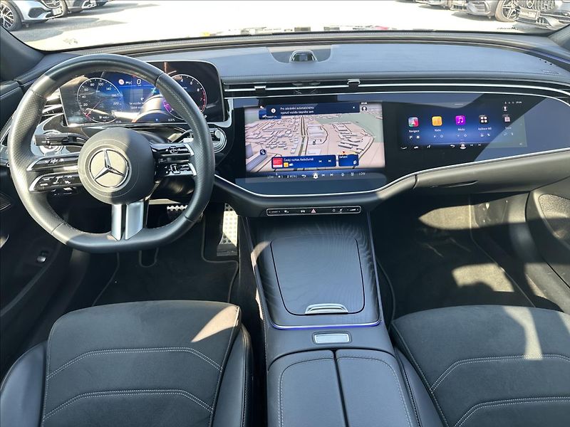 Mercedes-Benz Třídy E E 200 AMG linie - fotka 9 z 13