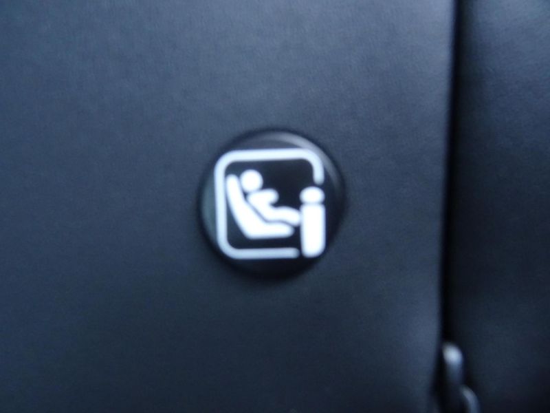 Peugeot 3008 (2026) BUSINESS Hybrid 145k e-DCS6 - fotka 18 z 49