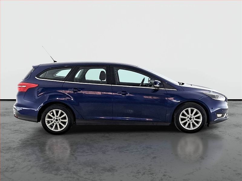 Ford Focus (2015) 1.5 TDCi, Navi, Tempomat - fotka 6 z 19