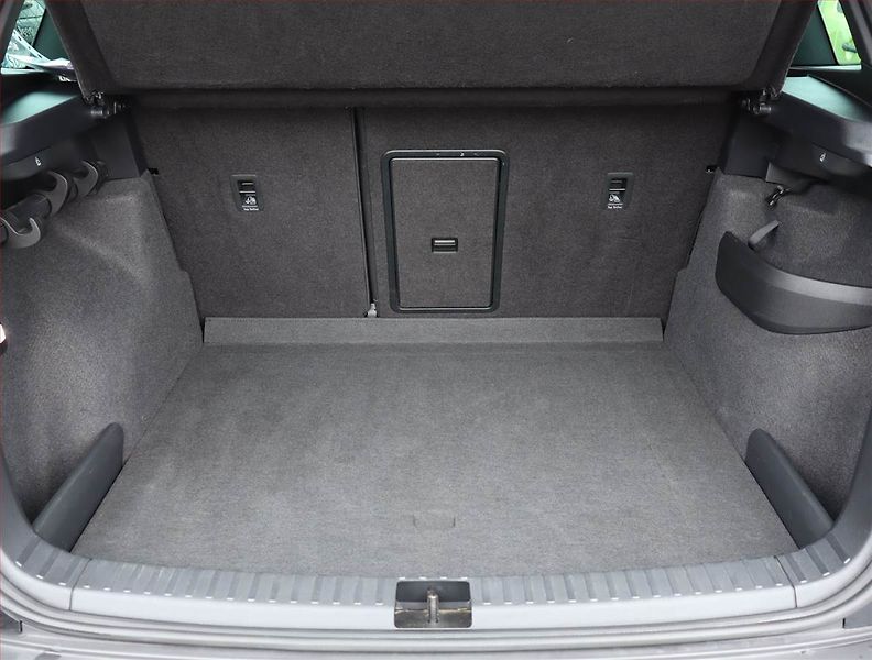 Škoda Karoq (2018) 1.6 TDI, Automat, Serv.kniha - fotka 14 z 19