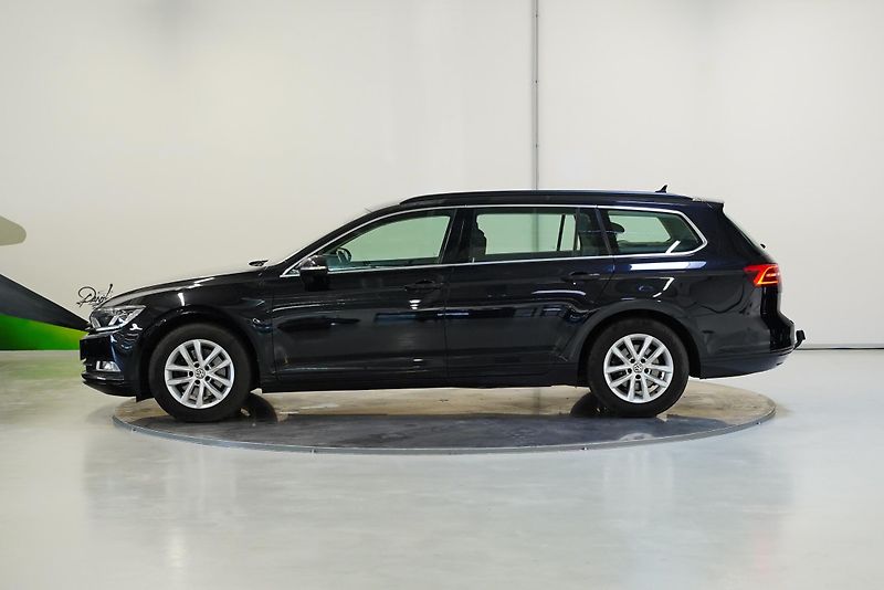 Volkswagen Passat - fotka 3 z 28