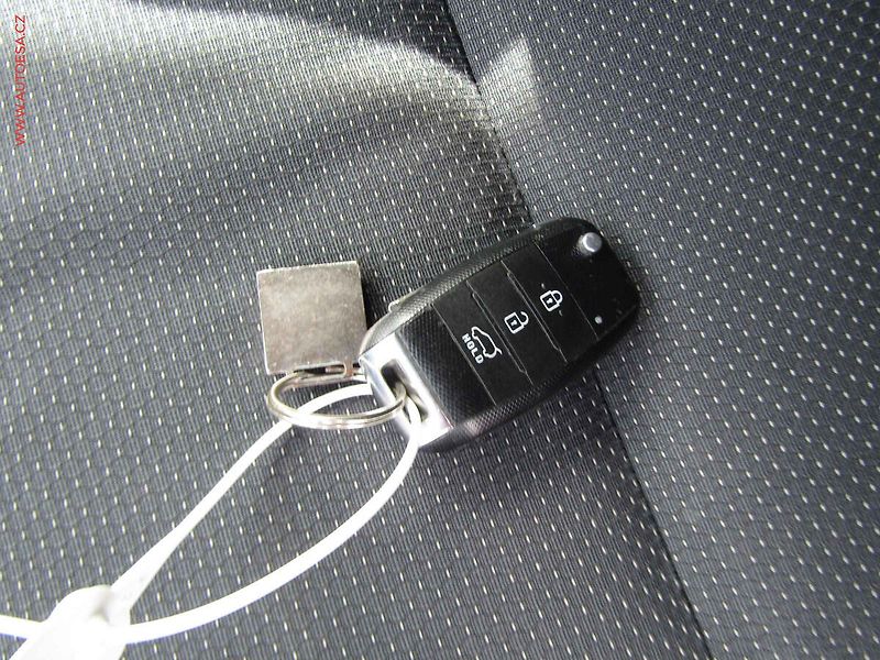 Kia Carens (2014) 1.7 CRDi, ČR, TZ - fotka 20 z 20