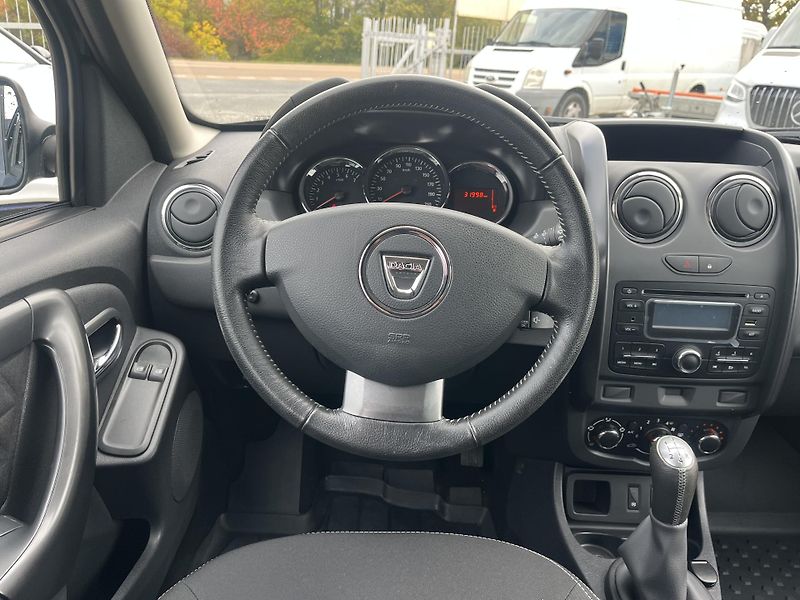 Dacia Duster (2015) 1.6i 84kw klimatizace 32000km! - fotka 18 z 19
