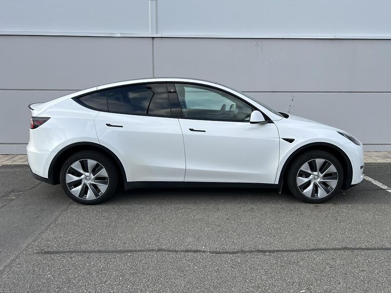 Tesla Model Y Long Range, Tažné, 90% SOH - fotka 6 z 21