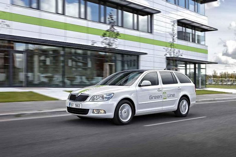 Škoda Octavia se v Čině jmenuje Ou Ya. A je natažená do délky.