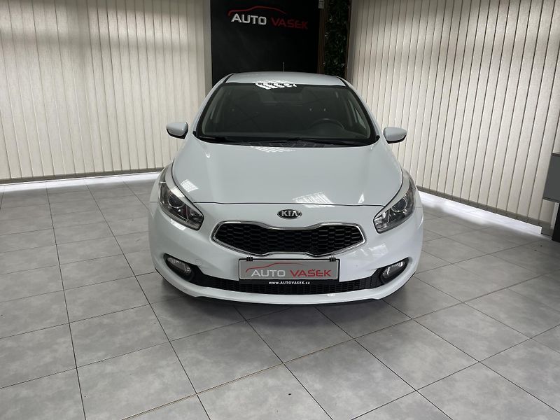 Kia Ceed 1.4 i ČR 1.MAJ.REZERVACE  - fotka 4 z 24