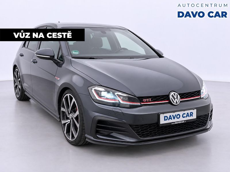 Volkswagen Golf 2,0 TSI GTI 180kW LED 1.Maj. - fotka 1 z 10