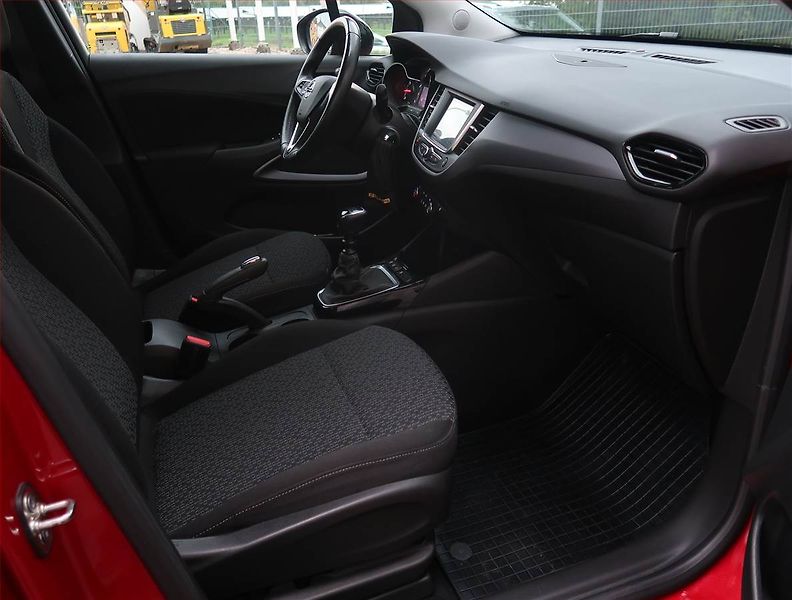 Opel Crossland X (2022) 1.2 Turbo, ČR,1.maj - fotka 9 z 17