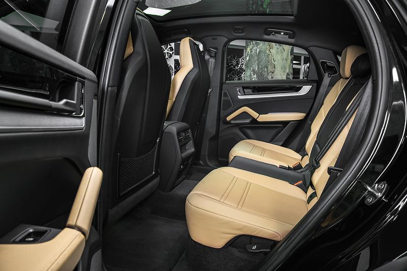 Porsche Cayenne PPF/PASM/PANO/360/ZARUKA/CHRON - fotka 13 z 20