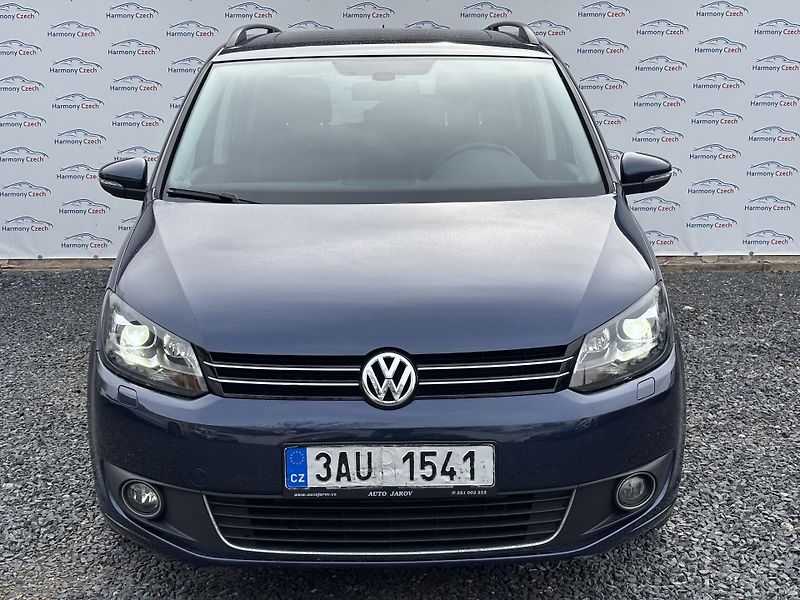 Volkswagen Touran (2013) 2.0TDI, 103kW. DSG, 7míst - fotka 2 z 16