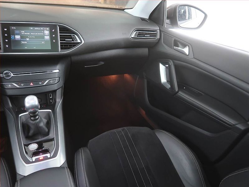 Peugeot 308 (2016) 2.0 BlueHDi, Navi, Tempomat - fotka 8 z 23