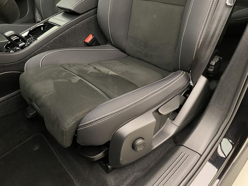 Volvo XC40 PURE ELECTRIC RECHARGE PLUS - fotka 22 z 51