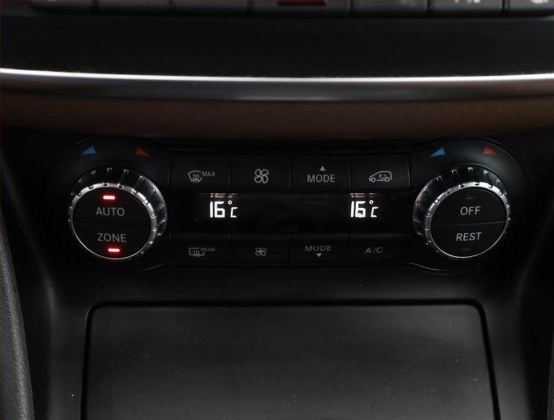 Mercedes-Benz Třídy A (2012) A 180, Kůže, Navi, Bi-Xenony - fotka 12 z 17