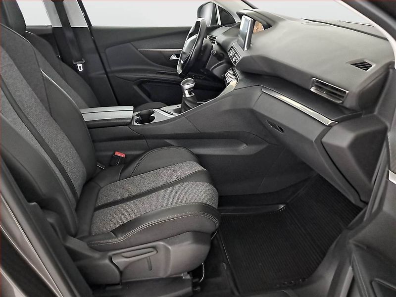 Peugeot 5008 (2020) PureTech 130, 7 míst, ČR,1.maj - fotka 9 z 17