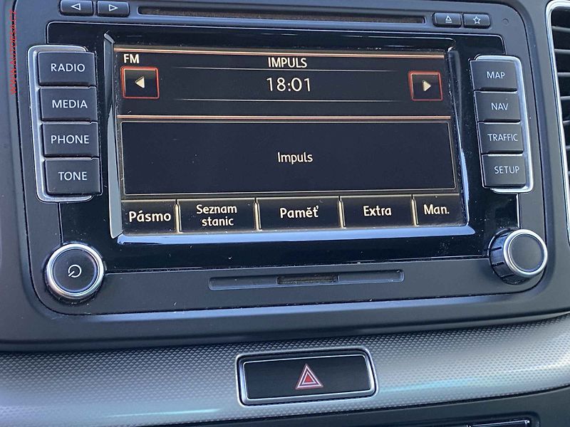 Volkswagen Sharan (2014) 2.0 TDi, Life, DSG, TZ - fotka 17 z 19