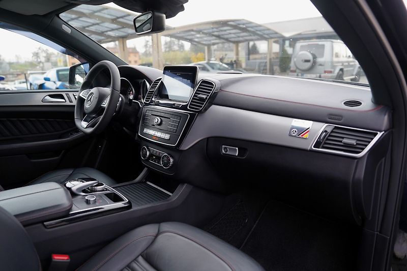 Mercedes-Benz GLE 350d 4Matic AMG/260PS - fotka 24 z 45