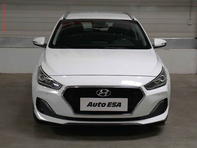 Hyundai i30 (2020) 1.6 CRDi, ČR, Style, navi - fotka 2 z 19