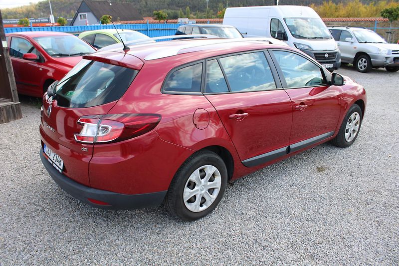 Renault Mégane (2011) 1,5DCI KLIMA EL.OKNA TEMPOMAT - fotka 7 z 16