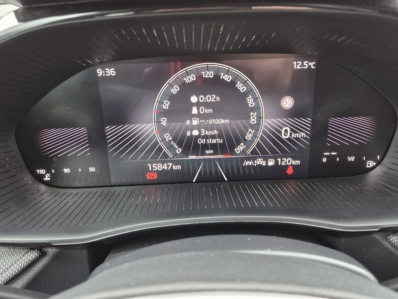 Škoda Fabia Selection 1.0 TSI 70 kW - fotka 21 z 27