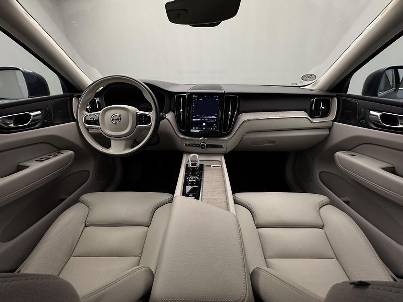 Volvo XC60 B4 AWD BRIGHT PLUS CZ 1.maj - fotka 2 z 45