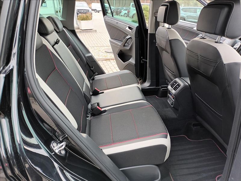 Volkswagen Tiguan 2,0 TDI,147KW,URBAN SPORT,4X4 - fotka 21 z 48