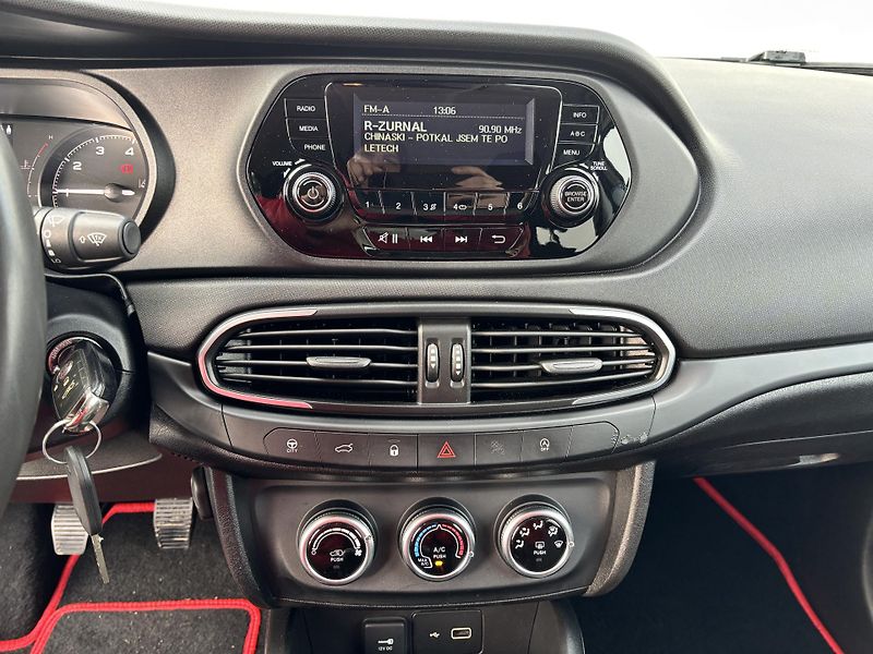 Fiat Tipo (2022) 1.0i 74kW  ser.knížka, nová TK - fotka 24 z 27